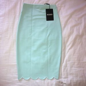 ‼️MOVING SAME ❗️ NWT Missguided Scallop Hem Midi Skirt